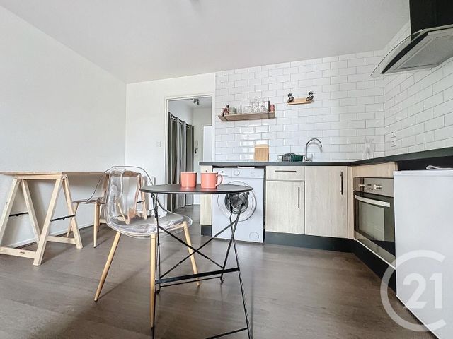 Appartement Studio à louer - 1 pièce - 23.0 m2 - MONTBELIARD - 25 - FRANCHE-COMTE - Century 21 Agence De La Gare