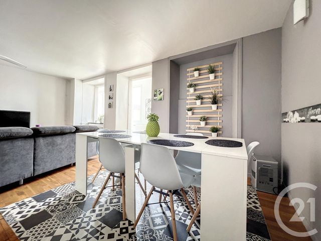 Afficher la photo en grand Appartement F6 à vendre - 6 pièces - 138.6 m2 - HERICOURT - 70 - FRANCHE-COMTE - Century 21 Agence De La Gare
