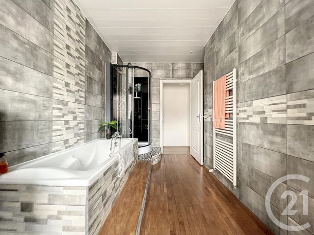 Afficher la photo en grand Appartement F6 à vendre - 6 pièces - 138.6 m2 - HERICOURT - 70 - FRANCHE-COMTE - Century 21 Agence De La Gare