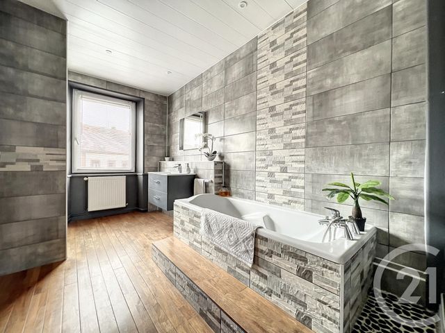 Afficher la photo en grand Appartement F6 à vendre - 6 pièces - 138.6 m2 - HERICOURT - 70 - FRANCHE-COMTE - Century 21 Agence De La Gare