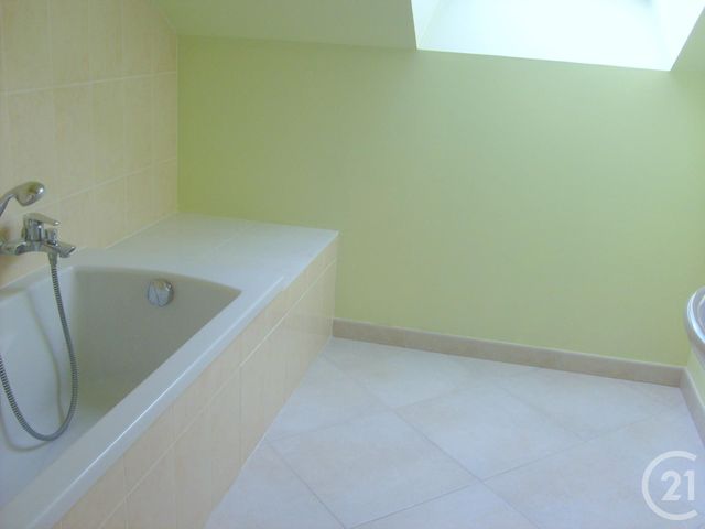 maison à louer - 6 pièces - 120.0 m2 - TREMOINS - 70 - FRANCHE-COMTE - Century 21 Agence De La Gare