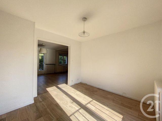 Appartement F3 à louer - 3 pièces - 65.0 m2 - AUDINCOURT - 25 - FRANCHE-COMTE - Century 21 Agence De La Gare