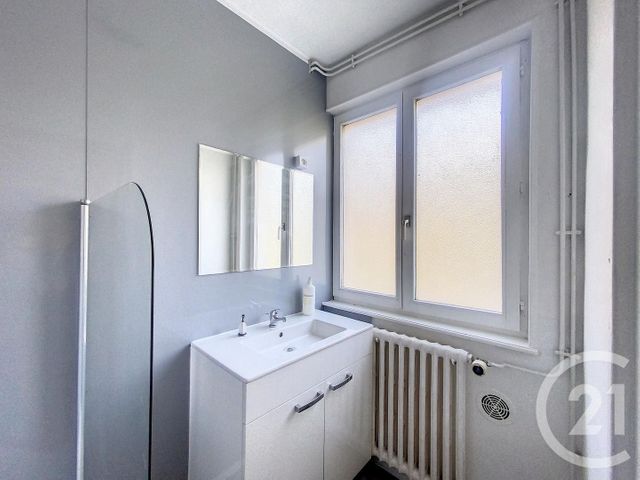 Appartement F3 à louer - 3 pièces - 65.0 m2 - AUDINCOURT - 25 - FRANCHE-COMTE - Century 21 Agence De La Gare