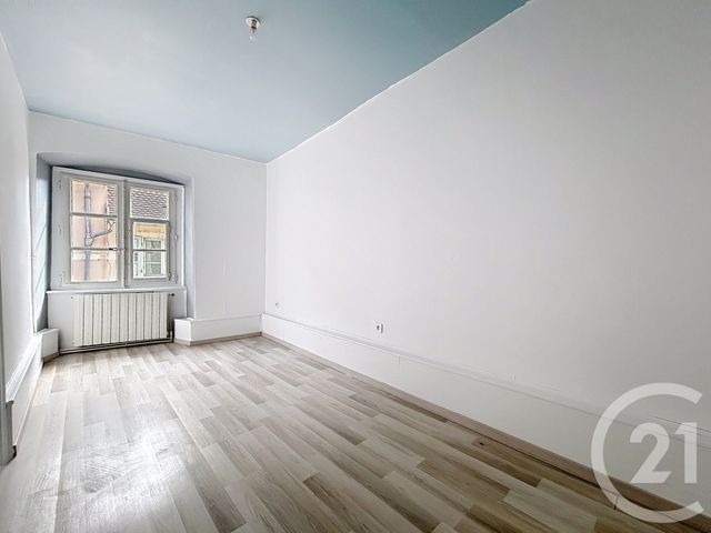 Afficher la photo en grand Appartement F4 à louer - 4 pièces - 91.3 m2 - MONTBELIARD - 25 - FRANCHE-COMTE - Century 21 Agence De La Gare