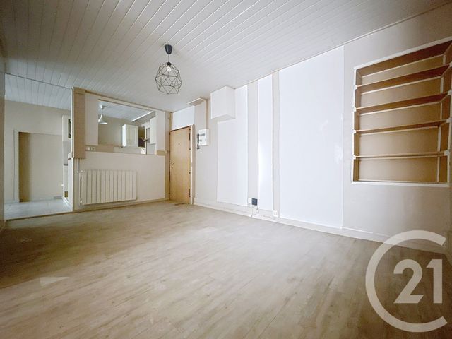 Afficher la photo en grand Appartement F4 à louer - 4 pièces - 91.3 m2 - MONTBELIARD - 25 - FRANCHE-COMTE - Century 21 Agence De La Gare