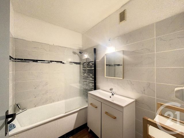 Appartement F4 à louer - 4 pièces - 88.0 m2 - SOCHAUX - 25 - FRANCHE-COMTE - Century 21 Agence De La Gare