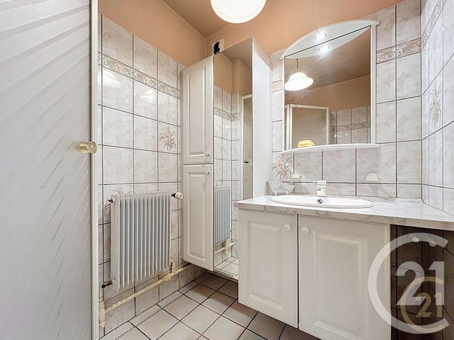 Appartement F4 à vendre - 4 pièces - 75.19 m2 - SOCHAUX - 25 - FRANCHE-COMTE - Century 21 Agence De La Gare