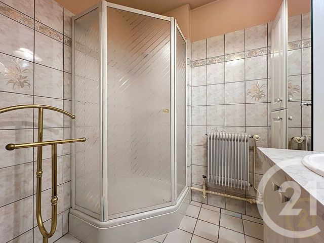 Appartement F4 à vendre - 4 pièces - 75.19 m2 - SOCHAUX - 25 - FRANCHE-COMTE - Century 21 Agence De La Gare