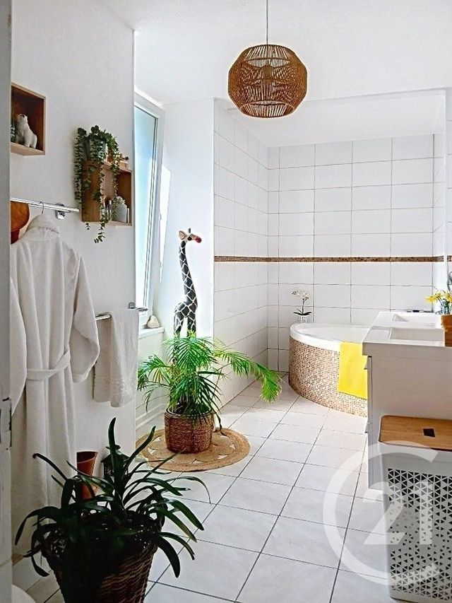 Appartement F5 à vendre - 4 pièces - 126.0 m2 - VALENTIGNEY - 25 - FRANCHE-COMTE - Century 21 Agence De La Gare