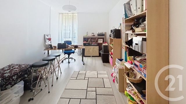 Appartement F5 à vendre - 4 pièces - 126.0 m2 - VALENTIGNEY - 25 - FRANCHE-COMTE - Century 21 Agence De La Gare