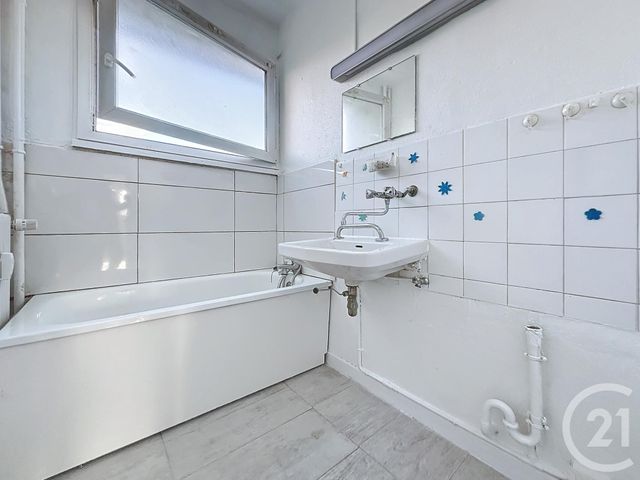 Appartement F2 à vendre - 2 pièces - 52.8 m2 - BETHONCOURT - 25 - FRANCHE-COMTE - Century 21 Agence De La Gare