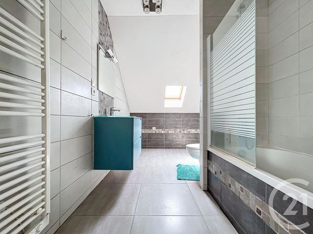 Appartement F4 à louer - 3 pièces - 80.0 m2 - BEAUCOURT - 90 - FRANCHE-COMTE - Century 21 Agence De La Gare