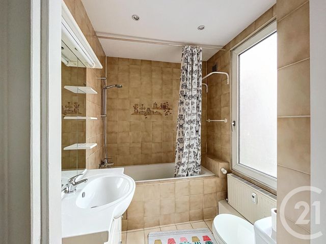 Appartement F2 à louer - 2 pièces - 52.31 m2 - MONTBELIARD - 25 - FRANCHE-COMTE - Century 21 Agence De La Gare