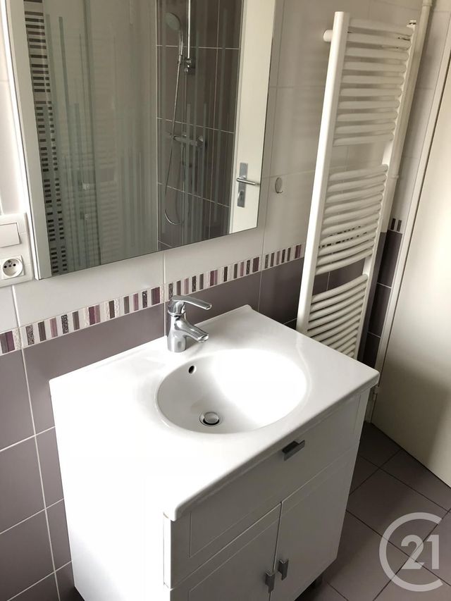 Appartement F3 à louer - 3 pièces - 53.0 m2 - MONTBELIARD - 25 - FRANCHE-COMTE - Century 21 Agence De La Gare