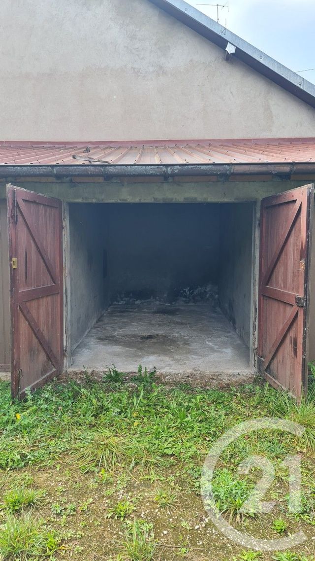 Afficher la photo en grand parking à louer - 12.0 m2 - MANDEURE - 25 - FRANCHE-COMTE - Century 21 Agence De La Gare