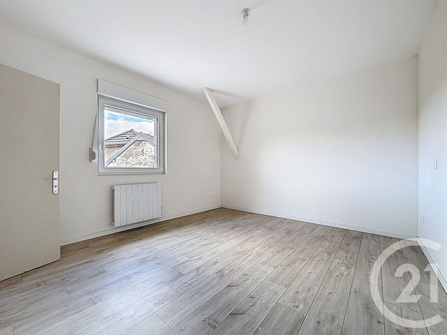 Afficher la photo en grand Appartement F3 à louer - 3 pièces - 75.0 m2 - CHAMPEY - 70 - FRANCHE-COMTE - Century 21 Agence De La Gare