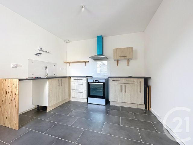 Afficher la photo en grand Appartement F3 à louer - 3 pièces - 75.0 m2 - CHAMPEY - 70 - FRANCHE-COMTE - Century 21 Agence De La Gare