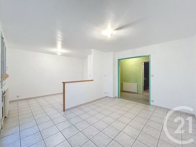 Afficher la photo en grand Appartement F4 à louer - 4 pièces - 73.0 m2 - AUDINCOURT - 25 - FRANCHE-COMTE - Century 21 Agence De La Gare