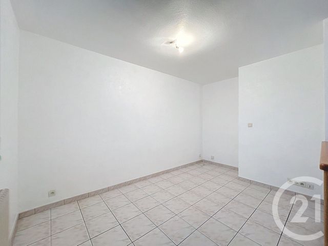 Afficher la photo en grand Appartement F4 à louer - 4 pièces - 73.0 m2 - AUDINCOURT - 25 - FRANCHE-COMTE - Century 21 Agence De La Gare