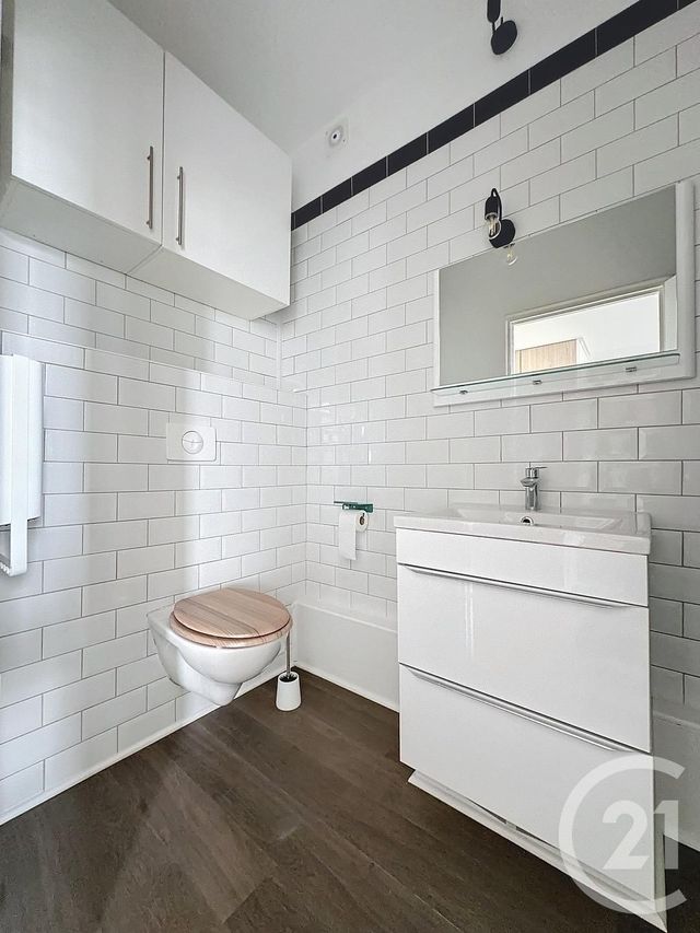 Appartement F1 à louer - 1 pièce - 35.0 m2 - MONTBELIARD - 25 - FRANCHE-COMTE - Century 21 Agence De La Gare