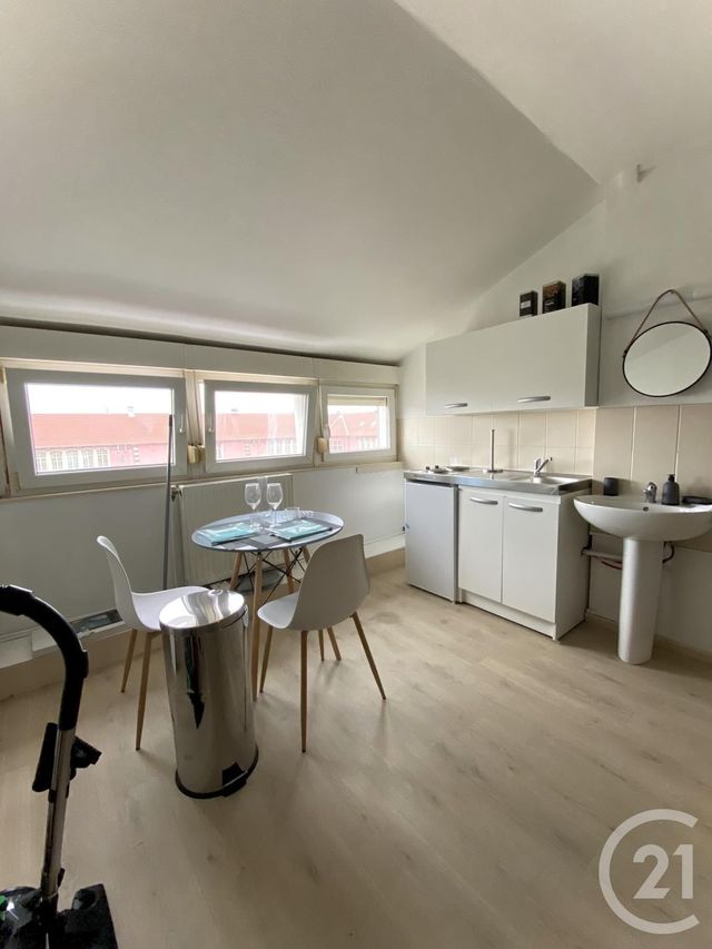Appartement Chambre à louer - 1 pièce - 16.0 m2 - SOCHAUX - 25 - FRANCHE-COMTE - Century 21 Agence De La Gare