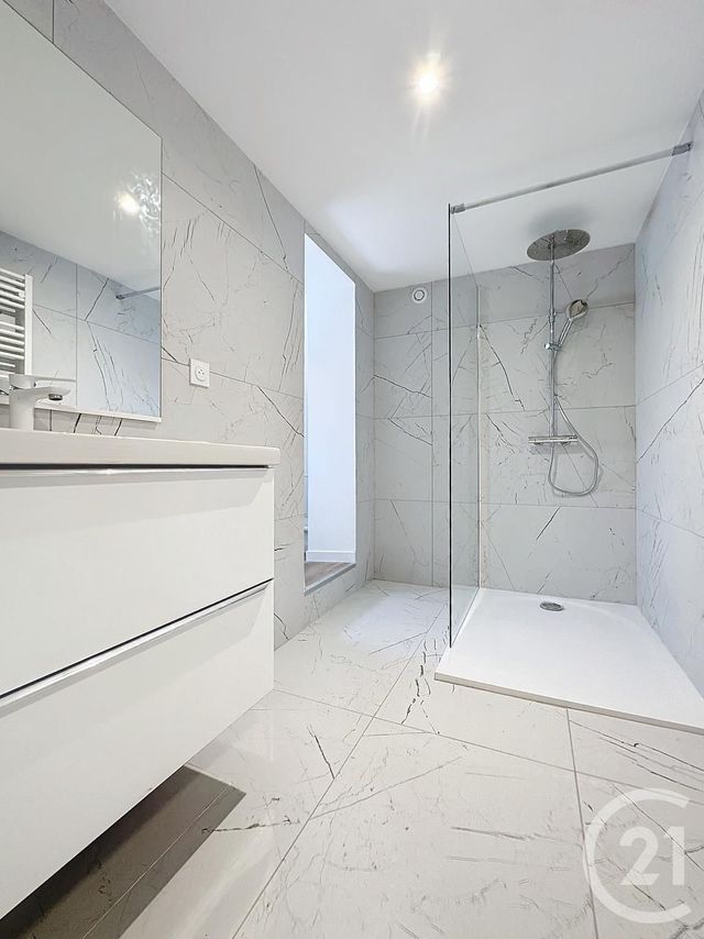 Appartement F3 à louer - 3 pièces - 75.0 m2 - MONTBELIARD - 25 - FRANCHE-COMTE - Century 21 Agence De La Gare