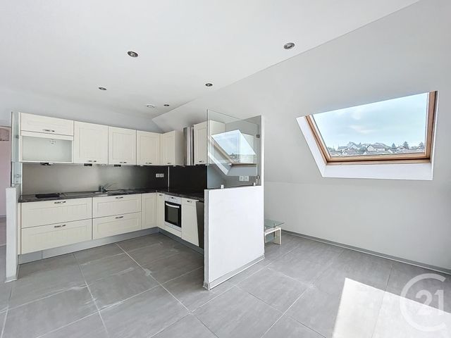 Appartement F4 à vendre - 4 pièces - 61.7 m2 - BEAUCOURT - 90 - FRANCHE-COMTE - Century 21 Agence De La Gare