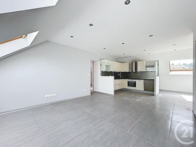 Appartement F4 à vendre - 4 pièces - 61.7 m2 - BEAUCOURT - 90 - FRANCHE-COMTE - Century 21 Agence De La Gare