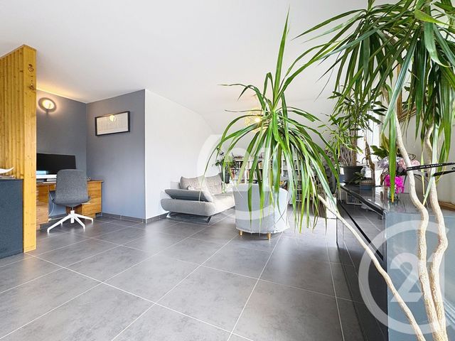 Appartement T4 à vendre - 4 pièces - 85.31 m2 - MONTBELIARD - 25 - FRANCHE-COMTE - Century 21 Agence De La Gare