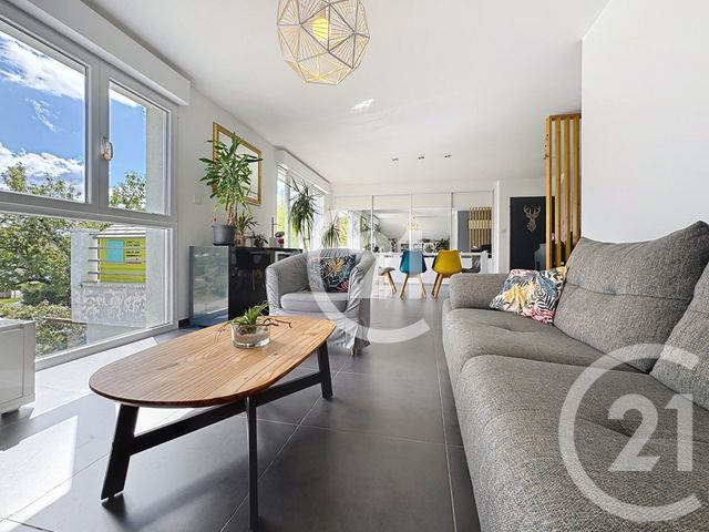 Appartement T4 à vendre - 4 pièces - 85.31 m2 - MONTBELIARD - 25 - FRANCHE-COMTE - Century 21 Agence De La Gare