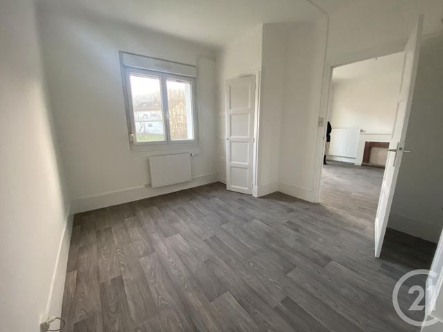 Appartement F4 à louer - 4 pièces - 77.0 m2 - GRAND CHARMONT - 25 - FRANCHE-COMTE - Century 21 Agence De La Gare
