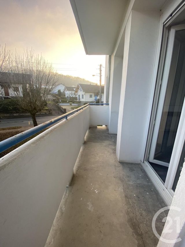 Appartement F4 à louer - 4 pièces - 77.0 m2 - GRAND CHARMONT - 25 - FRANCHE-COMTE - Century 21 Agence De La Gare