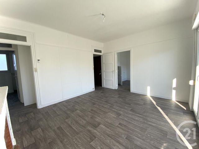 Appartement F4 à louer - 4 pièces - 77.0 m2 - GRAND CHARMONT - 25 - FRANCHE-COMTE - Century 21 Agence De La Gare