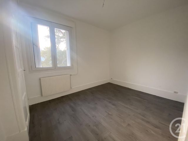 Appartement F4 à louer - 4 pièces - 77.0 m2 - GRAND CHARMONT - 25 - FRANCHE-COMTE - Century 21 Agence De La Gare