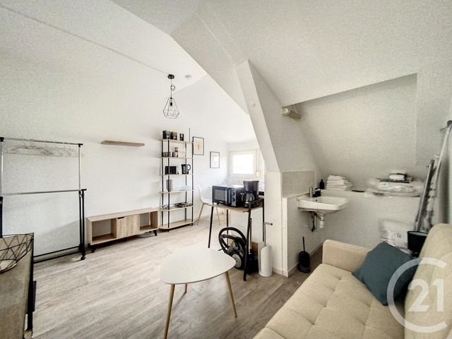 Appartement Chambre à louer - 1 pièce - 16.0 m2 - SOCHAUX - 25 - FRANCHE-COMTE - Century 21 Agence De La Gare