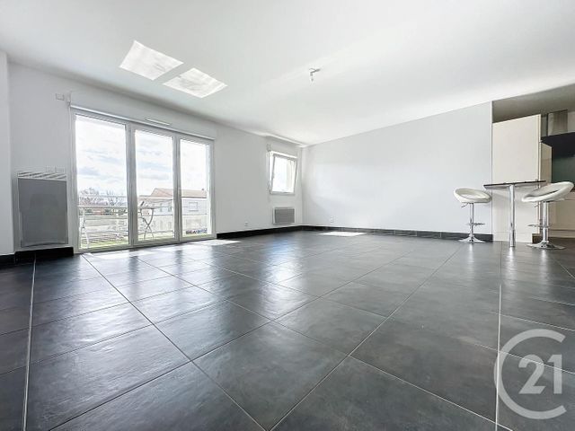 Appartement F4 à louer - 4 pièces - 82.0 m2 - AUDINCOURT - 25 - FRANCHE-COMTE - Century 21 Agence De La Gare