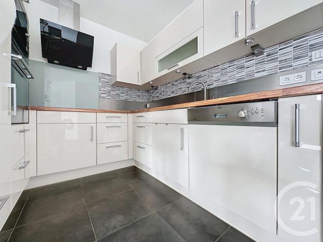 Appartement F4 à louer - 4 pièces - 82.0 m2 - AUDINCOURT - 25 - FRANCHE-COMTE - Century 21 Agence De La Gare