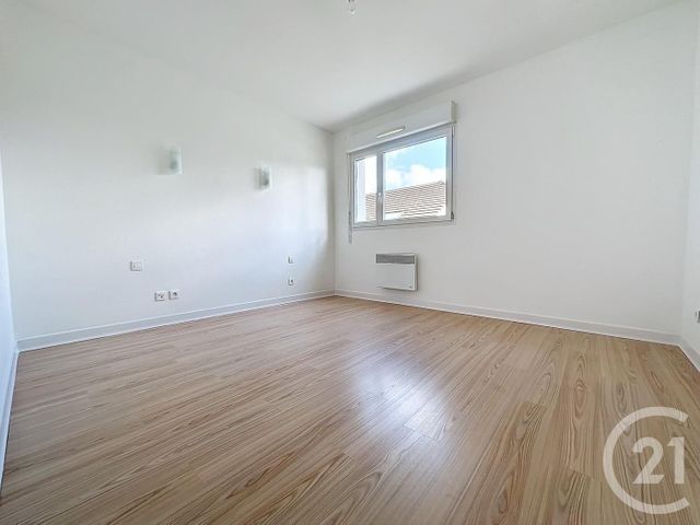 Appartement F4 à louer - 4 pièces - 82.0 m2 - AUDINCOURT - 25 - FRANCHE-COMTE - Century 21 Agence De La Gare