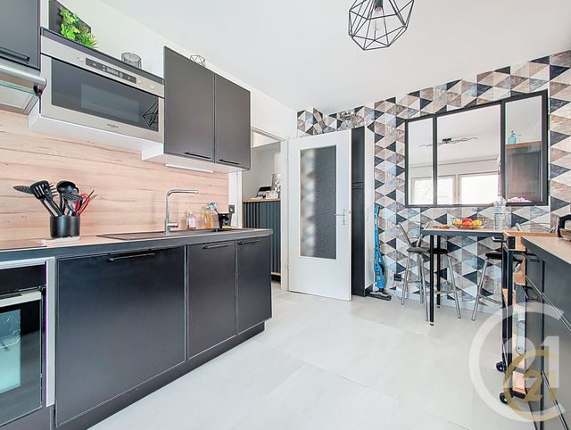 Appartement F6 à vendre - 6 pièces - 119.06 m2 - MONTBELIARD - 25 - FRANCHE-COMTE - Century 21 Agence De La Gare