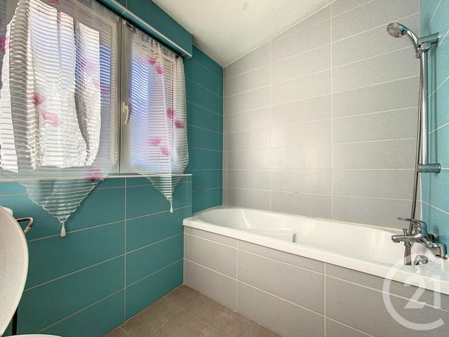 Appartement F3 à louer - 3 pièces - 50.0 m2 - HERIMONCOURT - 25 - FRANCHE-COMTE - Century 21 Agence De La Gare