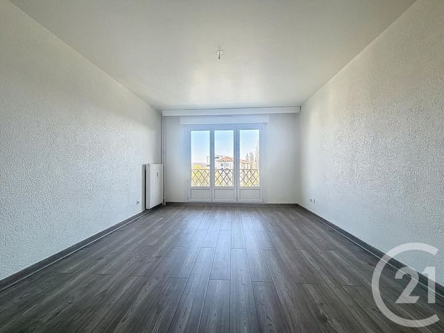 Appartement F5 à vendre - 5 pièces - 83.6 m2 - SOCHAUX - 25 - FRANCHE-COMTE - Century 21 Agence De La Gare