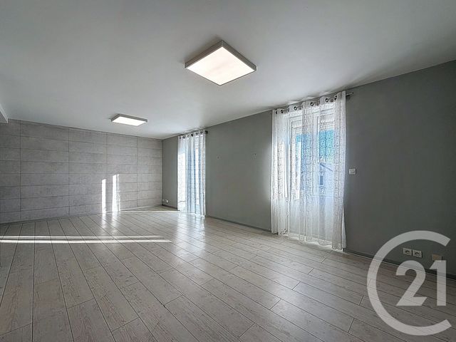 Appartement F4 à louer - 4 pièces - 77.3 m2 - EXINCOURT - 25 - FRANCHE-COMTE - Century 21 Agence De La Gare