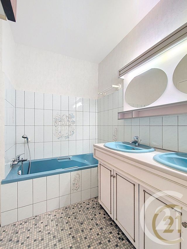 Appartement F4 à vendre - 4 pièces - 75.94 m2 - AUDINCOURT - 25 - FRANCHE-COMTE - Century 21 Agence De La Gare