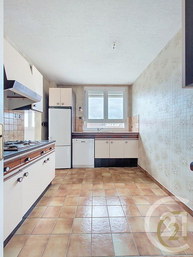 Appartement F4 à vendre - 4 pièces - 75.94 m2 - AUDINCOURT - 25 - FRANCHE-COMTE - Century 21 Agence De La Gare
