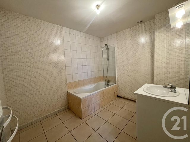 Appartement F4 à louer - 4 pièces - 80.0 m2 - BEUTAL - 25 - FRANCHE-COMTE - Century 21 Agence De La Gare