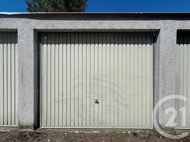 Parking à louer GRAND CHARMONT