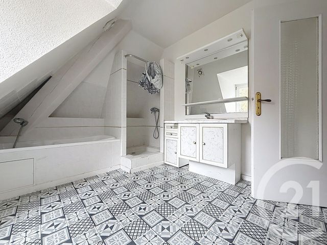 Appartement F3 à louer - 3 pièces - 80.0 m2 - SELONCOURT - 25 - FRANCHE-COMTE - Century 21 Agence De La Gare