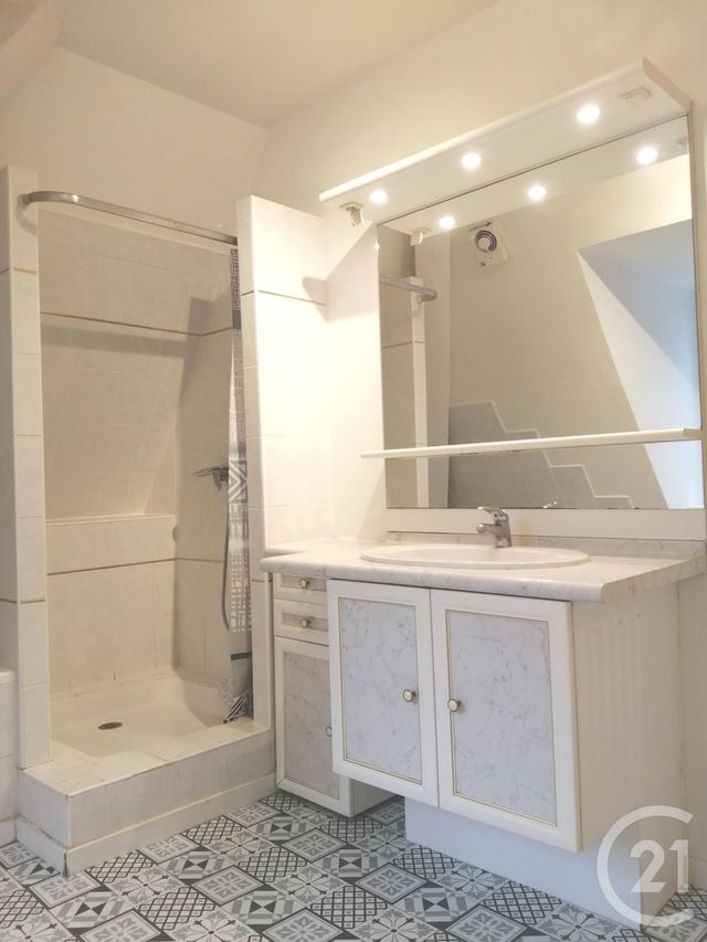 Appartement F3 à louer - 3 pièces - 80.0 m2 - SELONCOURT - 25 - FRANCHE-COMTE - Century 21 Agence De La Gare