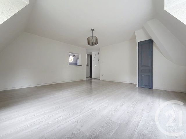 Appartement F3 à louer - 3 pièces - 80.0 m2 - SELONCOURT - 25 - FRANCHE-COMTE - Century 21 Agence De La Gare