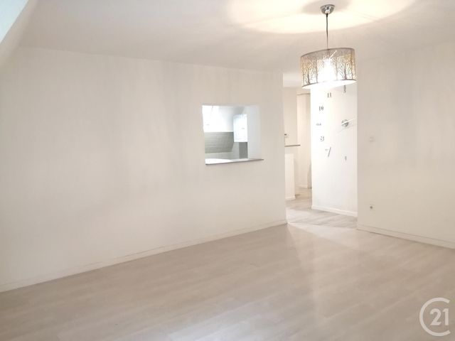 Appartement F3 à louer - 3 pièces - 80.0 m2 - SELONCOURT - 25 - FRANCHE-COMTE - Century 21 Agence De La Gare